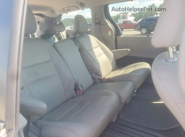 5TDYZ3DCXLS034057 2020 TOYOTA SIENNA Silver Rear interior view