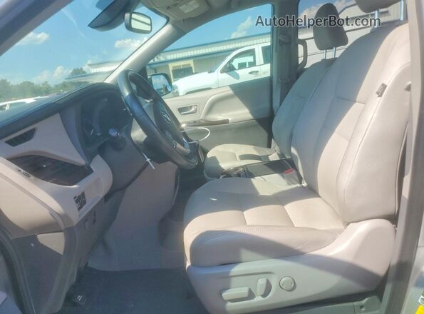 5TDYZ3DCXLS034057 2020 TOYOTA SIENNA Silver Front interior view