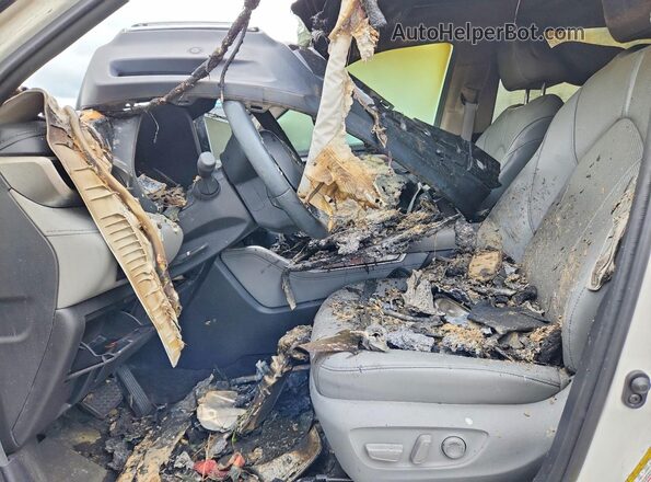 5TDYZRAH7MS035848 2021 TOYOTA HIGHLANDER White Вид салону спереду