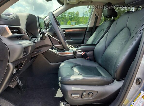 5TDYZRAH8LS021133 2020 TOYOTA HIGHLANDER Blue Widok wnętrza z przodu