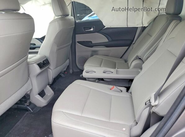 5TDYZRFH1HS225482 2017 TOYOTA HIGHLANDER Серый Вид задних сидений