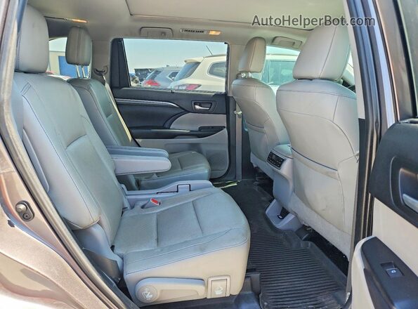 5TDYZRFH3KS319810 2019 TOYOTA HIGHLANDER Серый Вид задней части салона