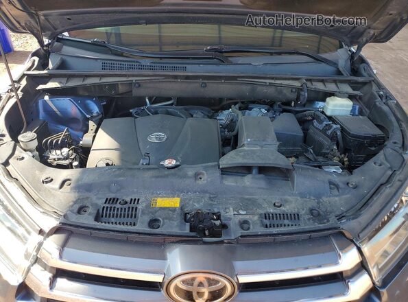 5TDYZRFH5JS250679 2018 TOYOTA HIGHLANDER Blue Вид підкапотного простору