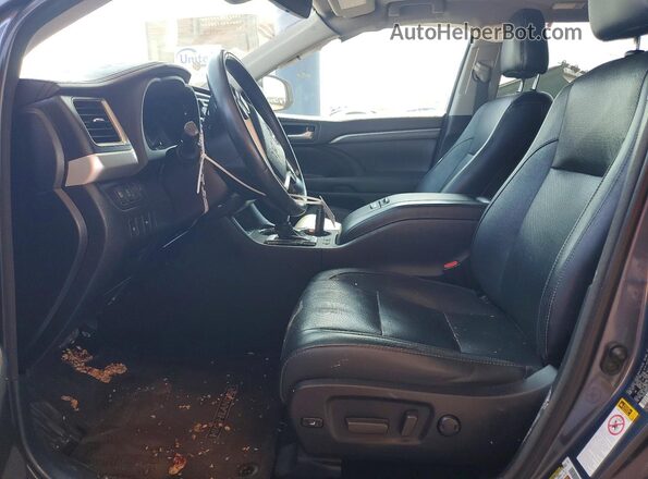 5TDYZRFH5JS250679 2018 TOYOTA HIGHLANDER Blue Вид салону спереду