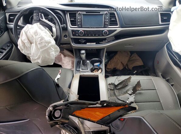 5TDYZRFH5JS253601 2018 TOYOTA HIGHLANDER Синий Вид панели приборов