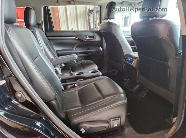 5TDYZRFH5JS270253 2018 TOYOTA HIGHLANDER Black Вид задніх сидінь