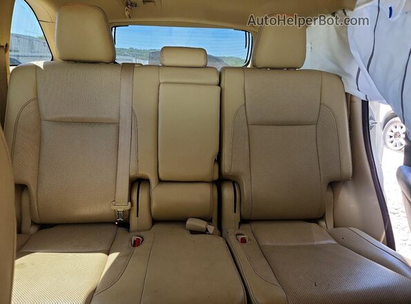 5TDYZRFH6JS284114 2018 TOYOTA HIGHLANDER White უკანა სავარძლების ხედი