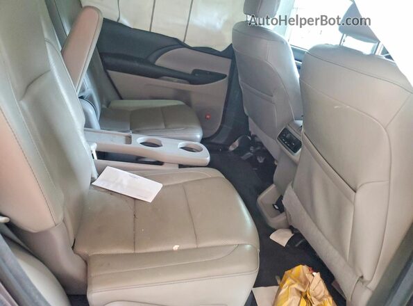 5TDYZRFH9HS195079 2017 TOYOTA HIGHLANDER Gray Вид задніх сидінь