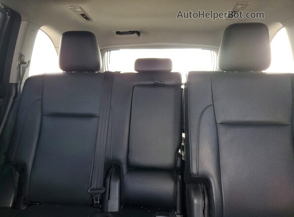 5TDYZRFH9JS268165 2018 TOYOTA HIGHLANDER Gray Вид задніх сидінь