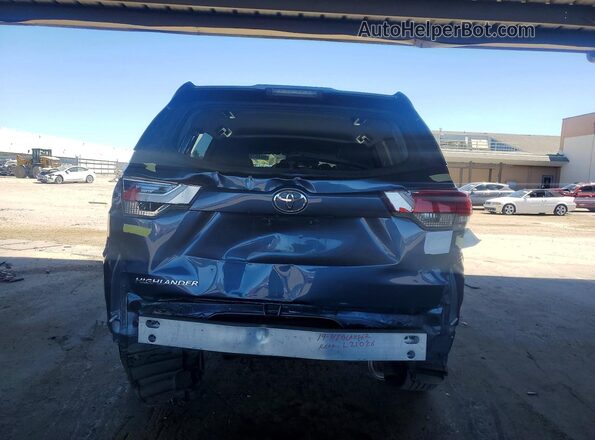 5TDZARFH0JS034377 2018 TOYOTA HIGHLANDER Blue Вид ззаду