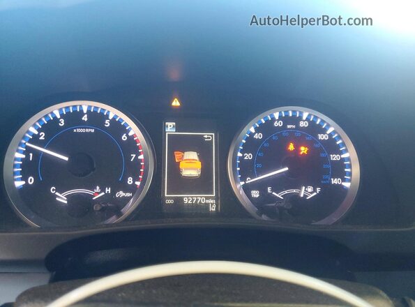 5TDZARFH0JS034377 2018 TOYOTA HIGHLANDER Blue Вид щитка приладів
