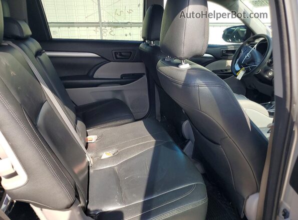 5TDZARFH2GS017640 2016 TOYOTA HIGHLANDER Silver Widok tylnych siedzeń