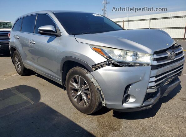 5TDZARFH2JS039368 2018 TOYOTA HIGHLANDER Silver Передня права чверть