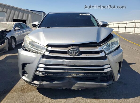 5TDZARFH2JS039368 2018 TOYOTA HIGHLANDER Silver Вид спереду