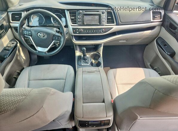 5TDZARFH3GS018070 2016 TOYOTA HIGHLANDER Белый Вид панели приборов