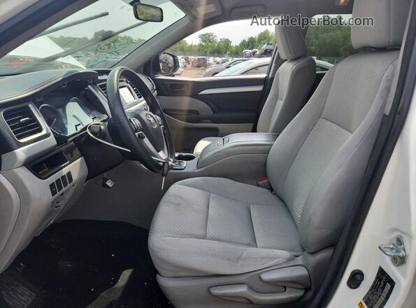 5TDZARFH3GS018070 2016 TOYOTA HIGHLANDER Белый Вид салона спереди