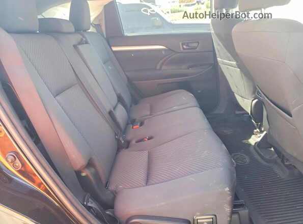 5TDZARFH6JS036487 2018 TOYOTA HIGHLANDER Black Вид задньої частини салону