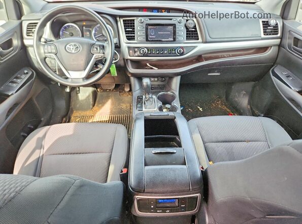 5TDZARFH6JS039986 2018 TOYOTA HIGHLANDER Burgundy Вид панелі приладів
