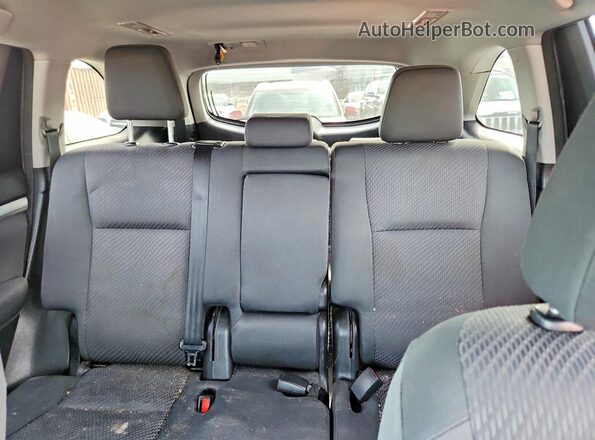 5TDZARFH6JS039986 2018 TOYOTA HIGHLANDER Burgundy Вид задніх сидінь