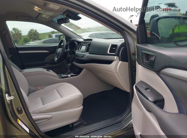 5TDZARFH7KS059651 2019 TOYOTA HIGHLANDER Green Front interior view