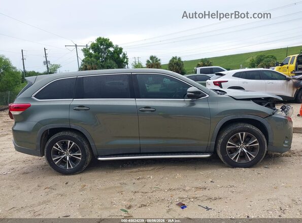 5TDZARFH7KS059651 2019 TOYOTA HIGHLANDER Green Rear interior view