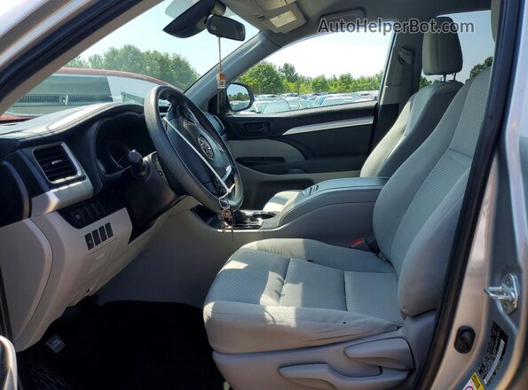 5TDZARFH9KS049946 2019 TOYOTA HIGHLANDER Silver Widok wnętrza z przodu