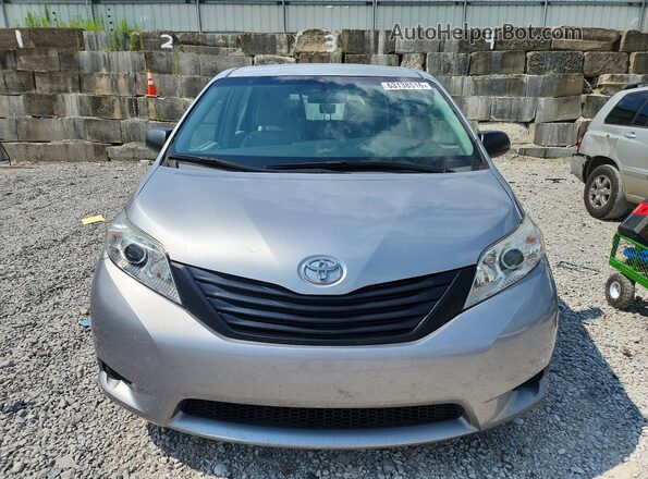 5TDZK3DC2GS759022 2016 TOYOTA SIENNA Silver Front view