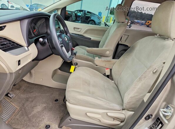 5TDZK3DC5GS734941 2016 TOYOTA SIENNA Gold Widok wnętrza z przodu