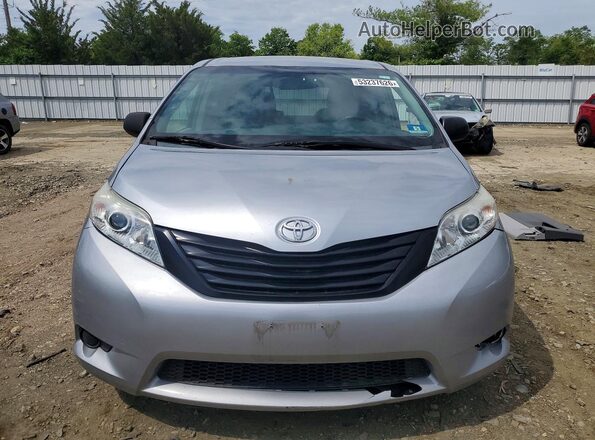 5TDZK3DC7GS697973 2016 TOYOTA SIENNA Серебряный Вид спереди