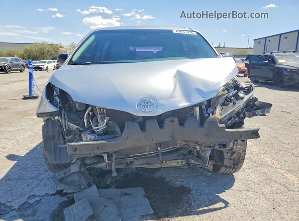 5TDZK3DC7GS761557 2016 TOYOTA SIENNA Silver Widok z przodu