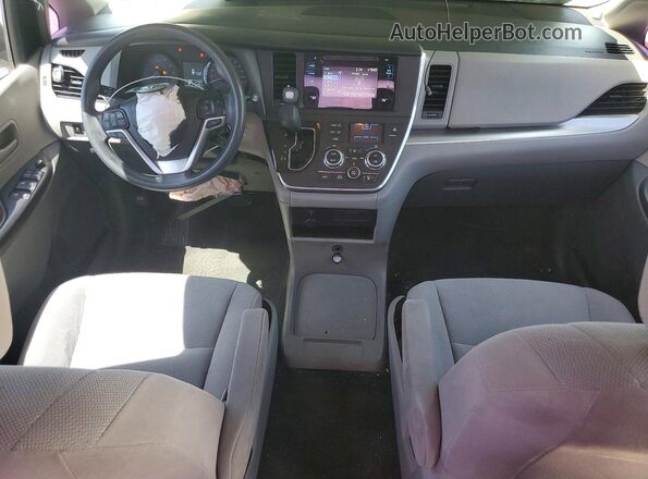 5TDZK3DC7GS761557 2016 TOYOTA SIENNA Silver Widok deski rozdzielczej