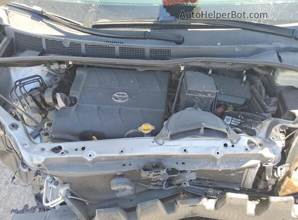 5TDZK3DC7GS761557 2016 TOYOTA SIENNA Silver Widok komory silnika