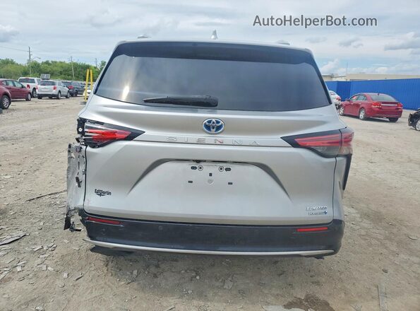5TDZRKEC0MS033594 2021 TOYOTA SIENNA Silver Вид ззаду