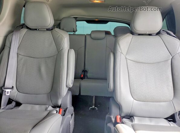 5TDZRKEC0MS033594 2021 TOYOTA SIENNA Silver Вид задніх сидінь