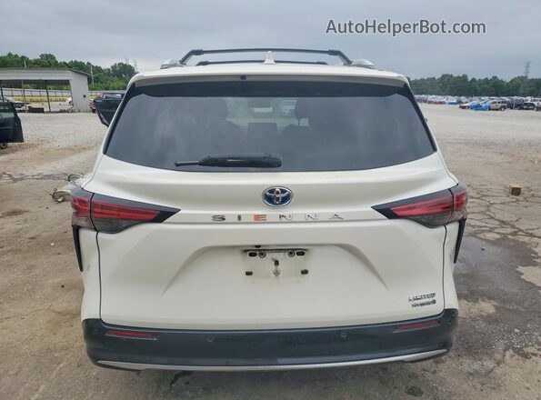5TDZRKEC5MS013504 2021 TOYOTA SIENNA White Widok z tyłu