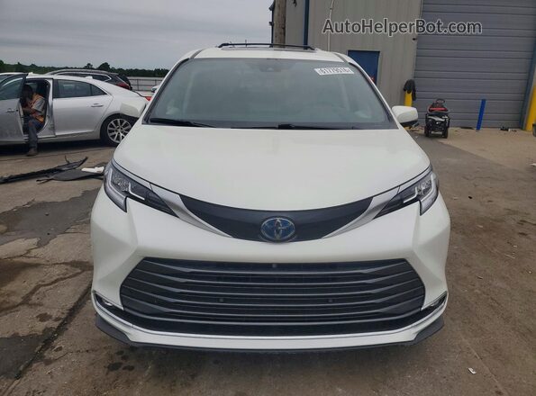 5TDZRKEC5MS013504 2021 TOYOTA SIENNA White Widok z przodu