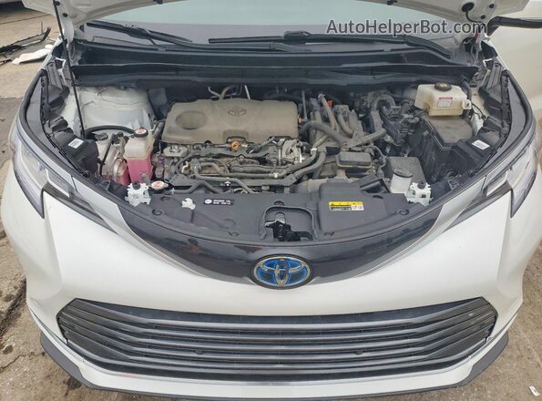 5TDZRKEC5MS013504 2021 TOYOTA SIENNA White Widok komory silnika