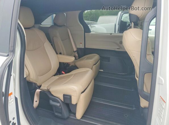 5TDZRKEC5MS013504 2021 TOYOTA SIENNA White Widok wnętrza z tyłu