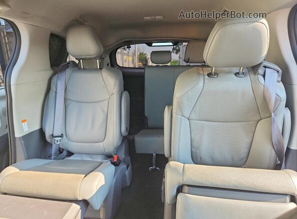 5TDZRKEC9MS011982 2021 TOYOTA SIENNA White Вид задніх сидінь