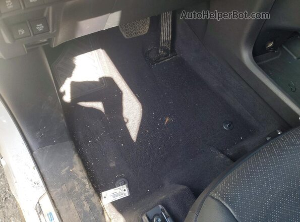 5TDZSKFC3SS203091 2025 TOYOTA SIENNA Белый Вид салона спереди