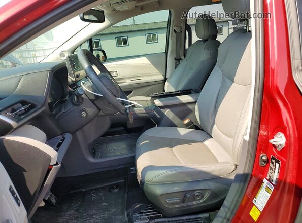 5TDZSKFC9PS094367 2023 TOYOTA SIENNA Red Widok wnętrza z przodu