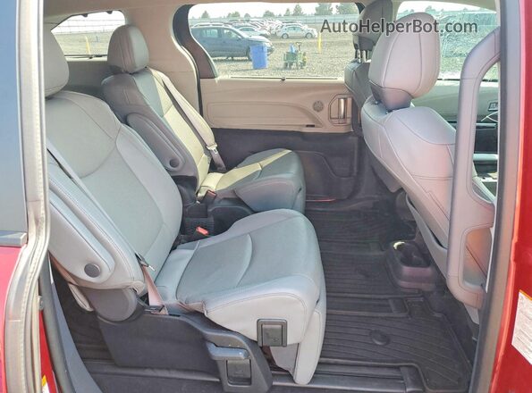5TDZSKFC9PS094367 2023 TOYOTA SIENNA Red Widok wnętrza z tyłu