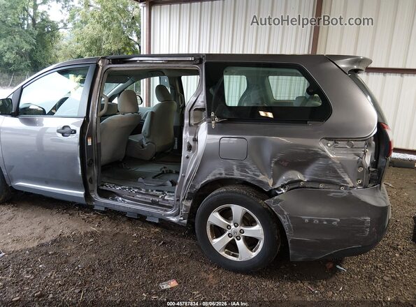 5TDZZ3DC6HS776418 2017 TOYOTA SIENNA Gray Դիմացի տեսք