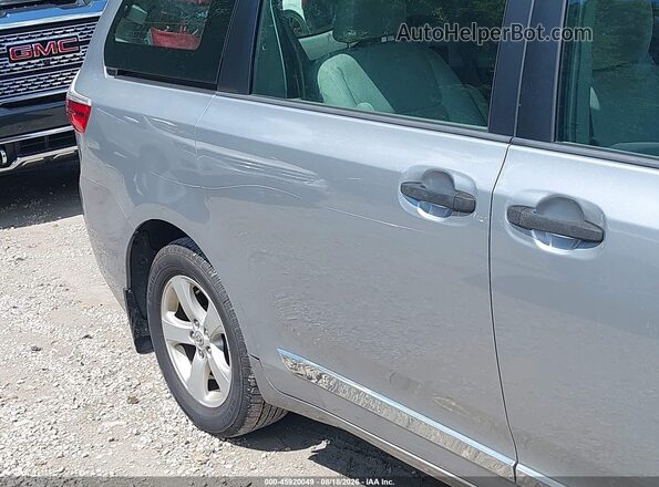 5TDZZ3DC7HS871294 2017 TOYOTA SIENNA Silver Вид спереду