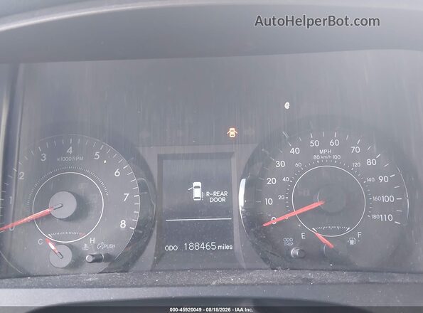 5TDZZ3DC7HS871294 2017 TOYOTA SIENNA Silver Вид задніх сидінь