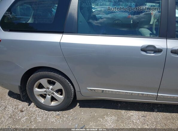 5TDZZ3DC7HS871294 2017 TOYOTA SIENNA Silver 