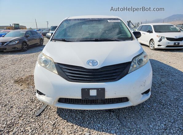 5TDZZ3DC8HS875841 2017 TOYOTA SIENNA White Դիմացի տեսք