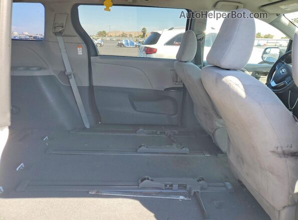 5TDZZ3DC9LS046169 2020 TOYOTA SIENNA White Vista interior trasera