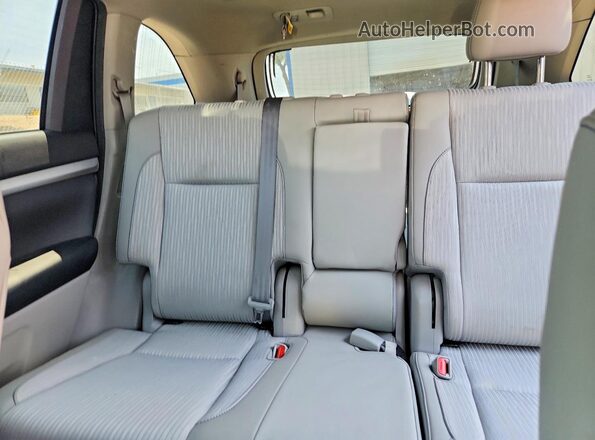 5TDZZRFH1HS227771 2017 TOYOTA HIGHLANDER Gray Widok tylnych siedzeń