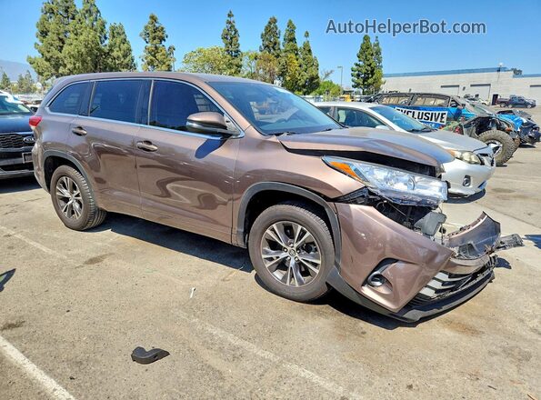5TDZZRFH1JS244527 2018 TOYOTA HIGHLANDER Brown Przód prawy